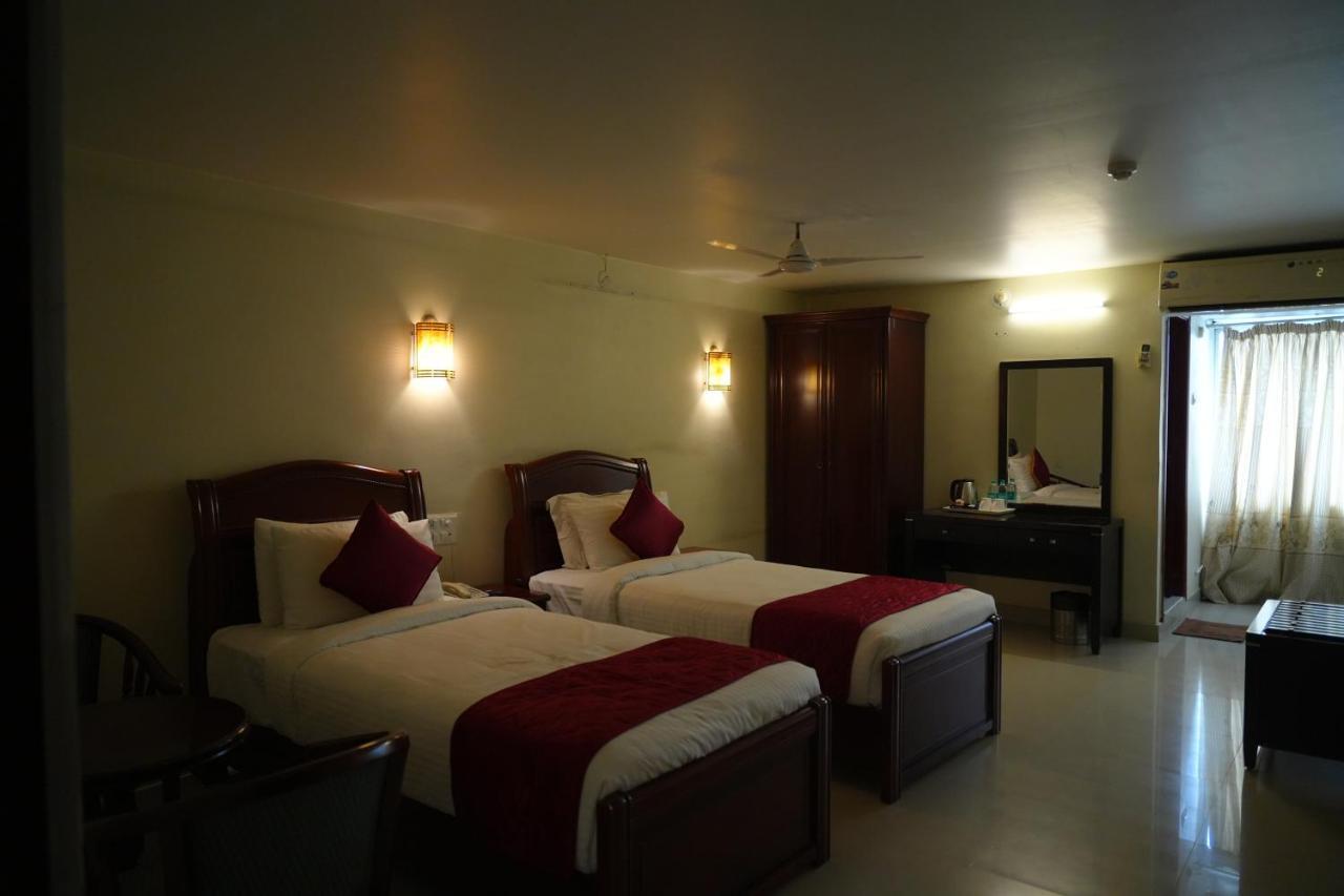 טירופאטי Mg Zion Hotel מראה חיצוני תמונה