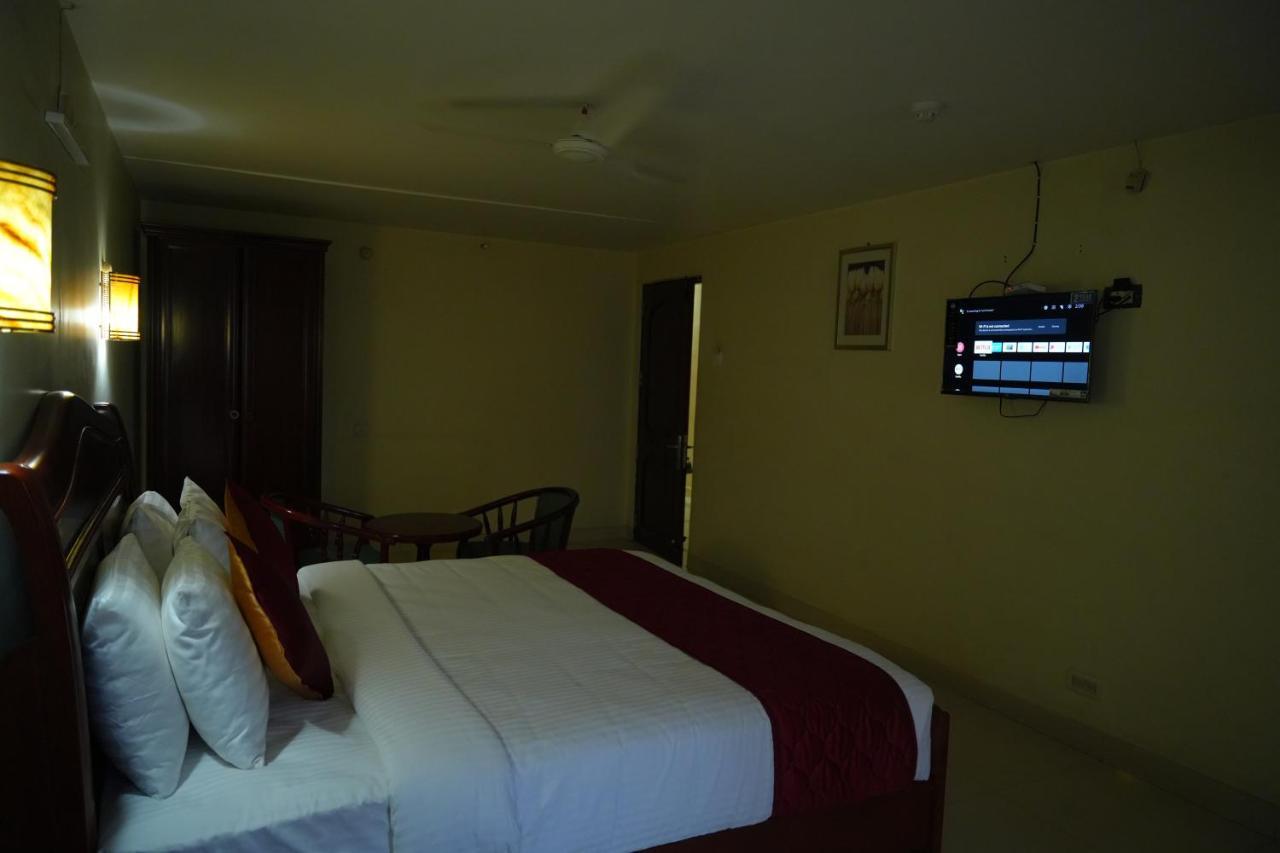 טירופאטי Mg Zion Hotel מראה חיצוני תמונה